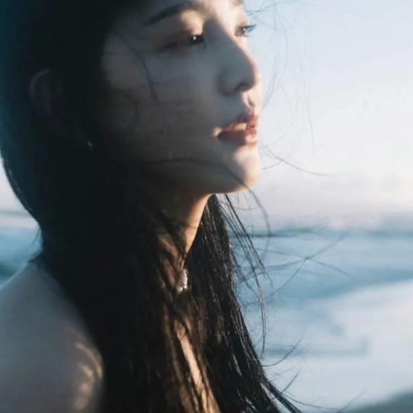 美女与液体人